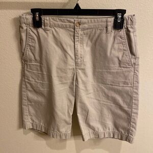 Vineyard Vines khaki shorts (size 16)
